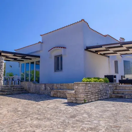 וילה Bouganvilla *